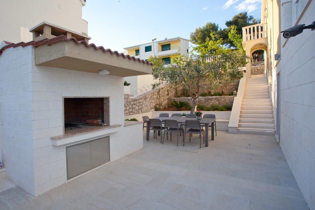 Apartments Villa Anamaria Trogir Exterior photo